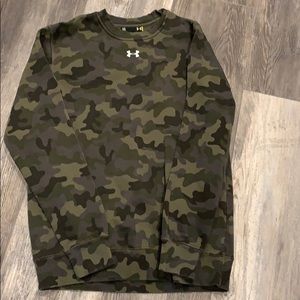 Small underarmour Camo sweatshirt